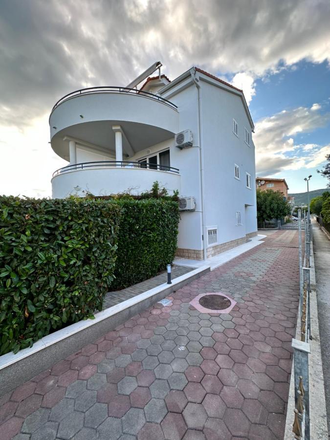 Apartments Villa Ohana Kaštela Exterior foto