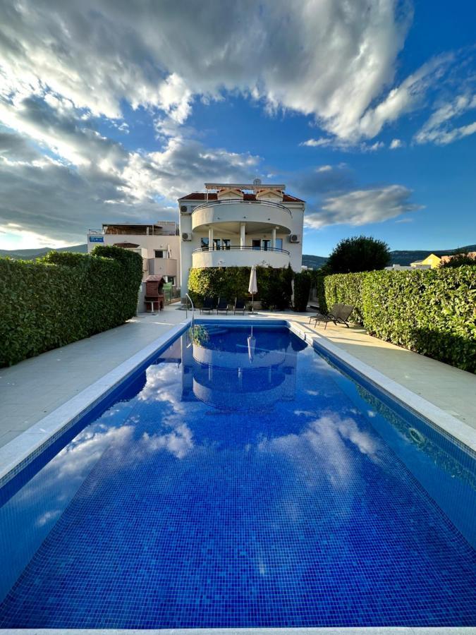 Apartments Villa Ohana Kaštela Exterior foto